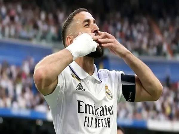 Tin Real 19/1: Real Madrid từ chối đưa Benzema trở lại