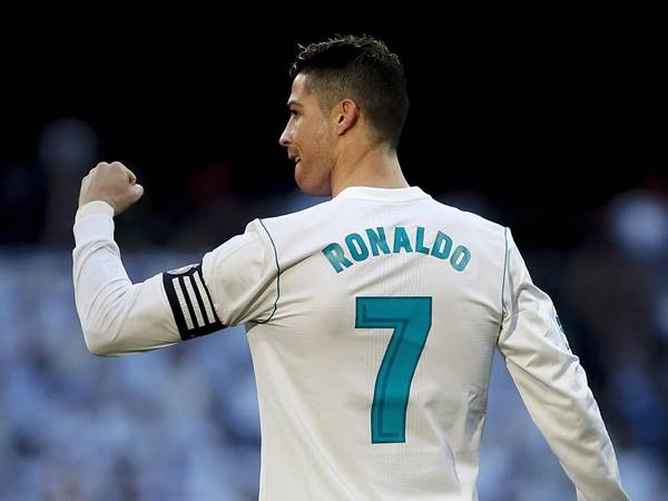 Ronaldo tại Real Madrid với chiếc áo số 7